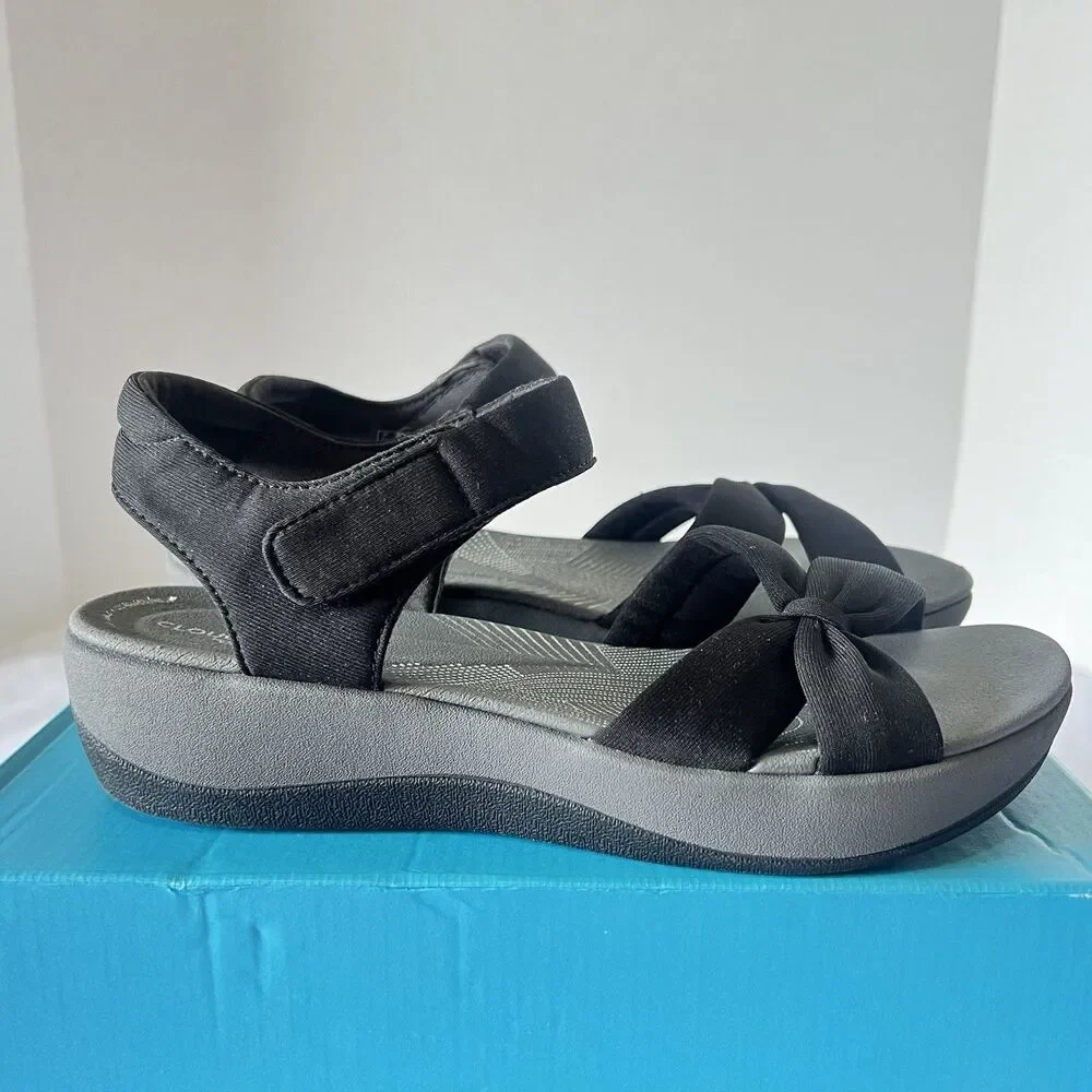 CLARKS Cloud Steppers Arla Shore Women’s Black Sandals Sz 8 Run Small